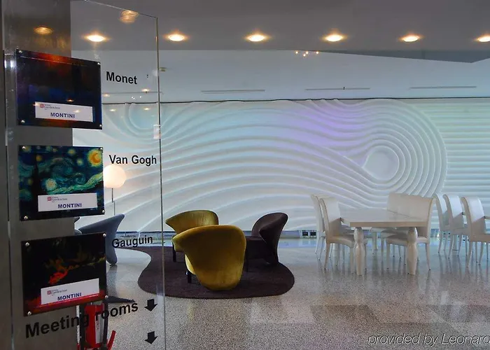 Отель Hi Бари