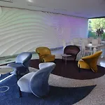 Ξενοδοχείο Hi 4*